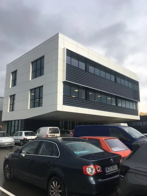 installation porte laval